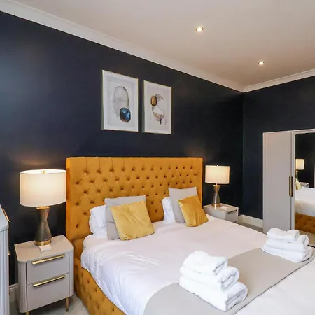 Apartment 305 The Salisbury *