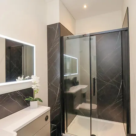 305 The Salisbury Apartment