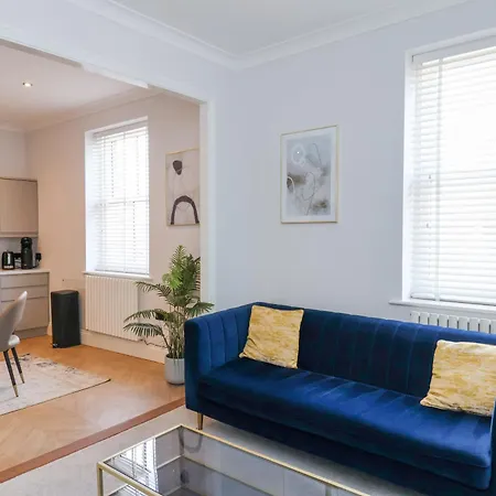 305 The Salisbury Apartment *