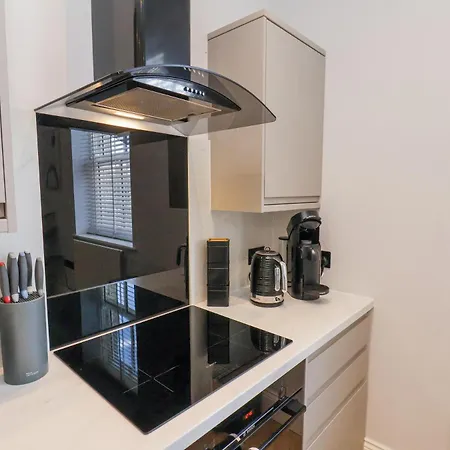 Apartment 305 The Salisbury